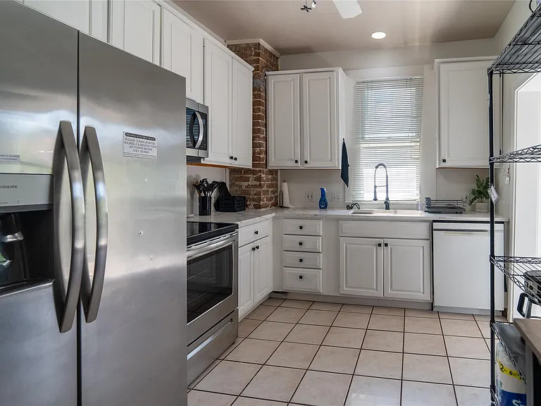 606 W Drew St #B — Photo 5