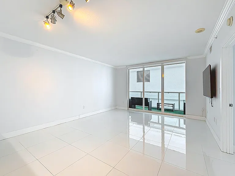 347 N New River Dr E #706 — Photo 19