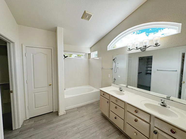 7152 Elk Creek Rd NE — Photo 19