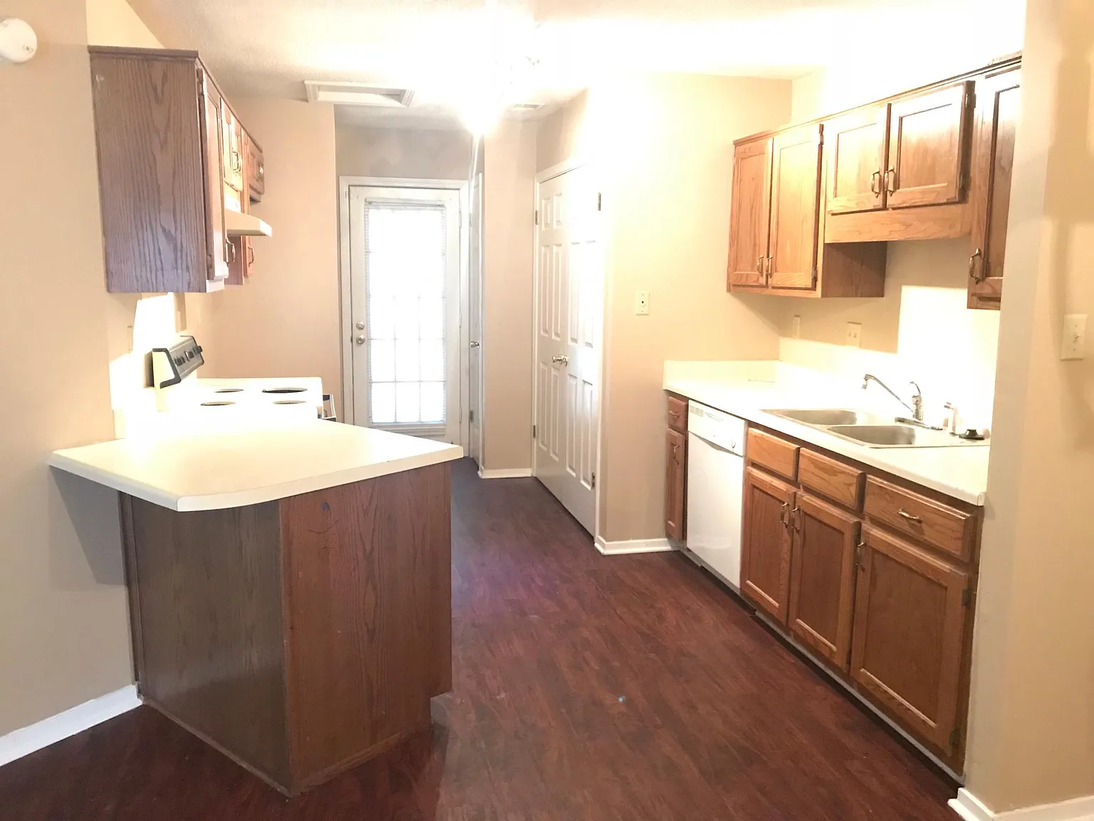 1482 Beaver Trail Dr — Photo 3