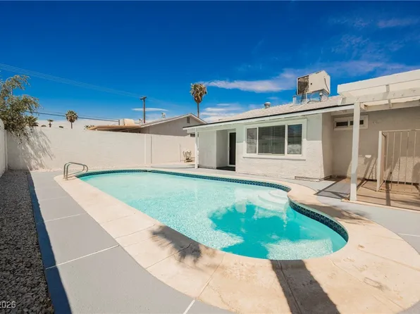 4625 La Fonda Dr, Paradise, NV 89121