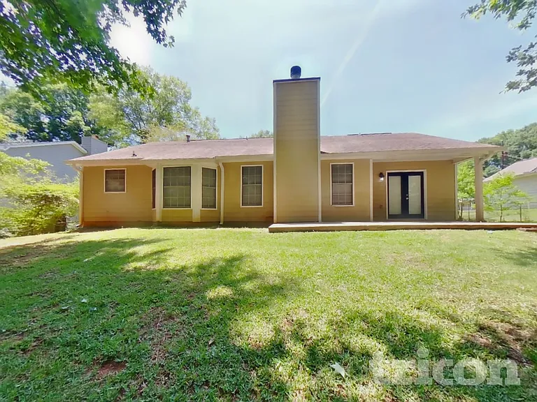 270 Rosewood Dr — Photo 15