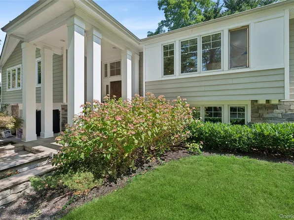 19 Anthony Court, Huntington, NY 11743