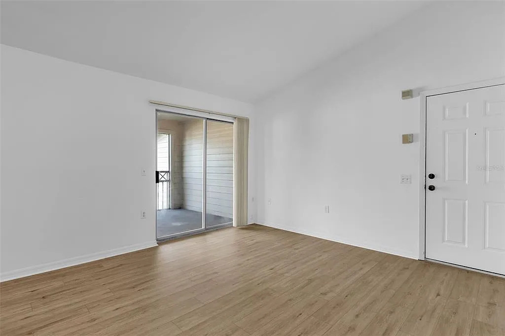 1 bed, 1.0 bath, 650 sqft, $1,370 — Photo 4