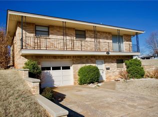 221 N 4th St, Weatherford, OK 73096