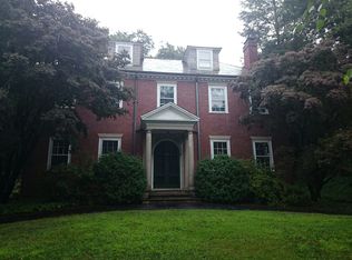 40 Taylor Crossway, Brookline, MA 02445