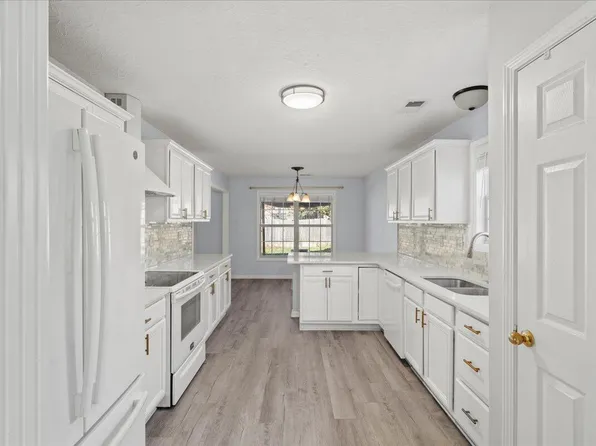 101 Eric Ct, Nicholasville, KY 40356