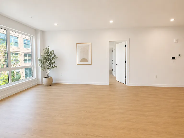 74 Webster St #5EE — Photo 5