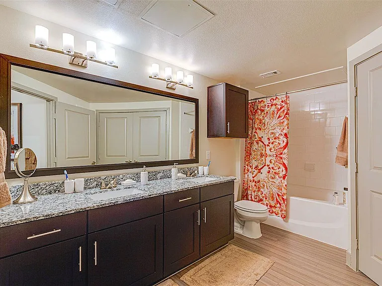 The Quadrangles on Twenty Apartments in Grand Prairie, Texas