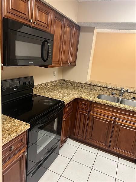 1st image of 1255 SW 46th Ave APT 1701