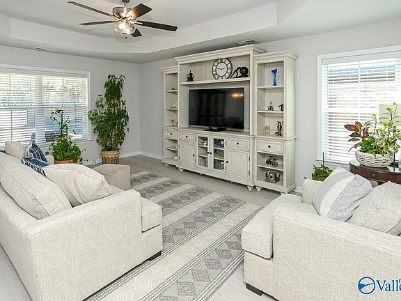 5th image of 176 Beaver Brook Pl