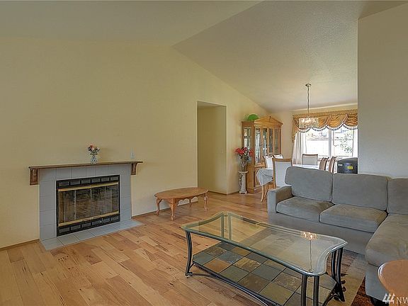 3rd image of 1324 Scarlet Oak Dr SE