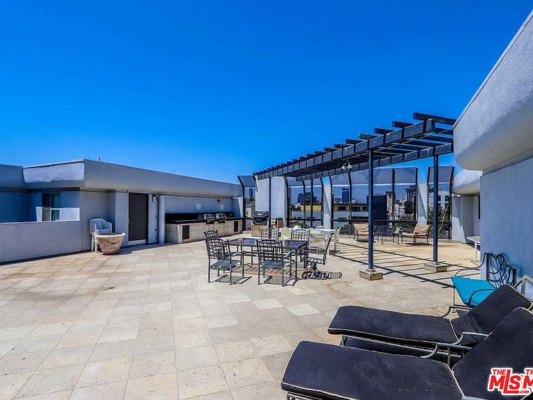 121 S Palm Dr #404 — Photo 40