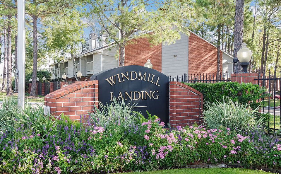 Windmill Landing Main Monument Sign
