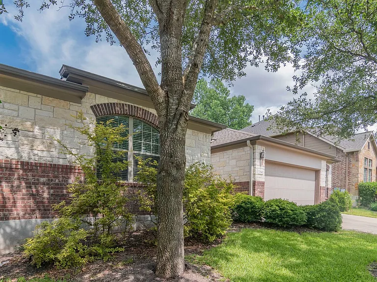 2542 Ravenwood Dr — Photo 15
