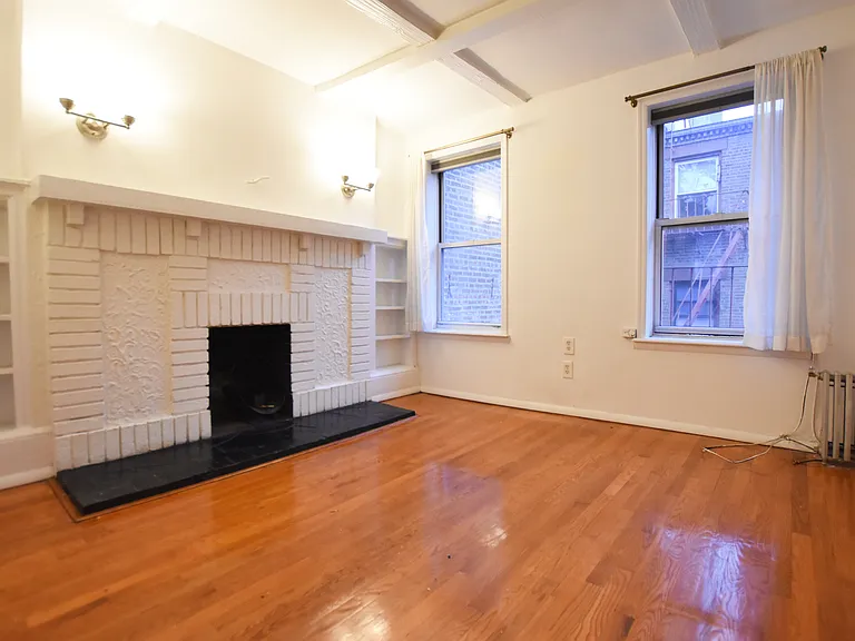 11 Cornelia St #10R — Photo 1