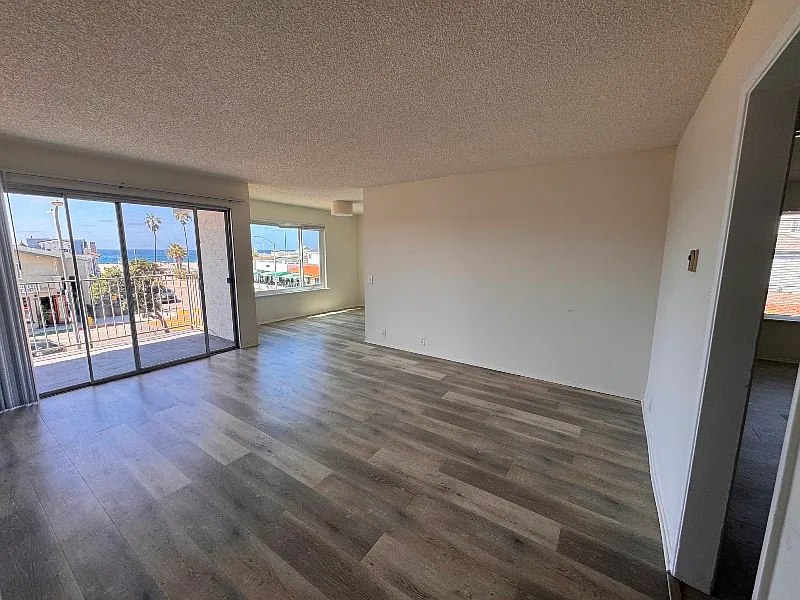 2 bed, 1000 sqft, $4,895 — Photo 2