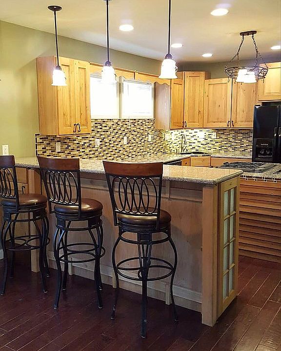 View from Dining room to kitchen