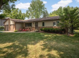 2264 Heritage Ln, New Brighton, MN 55112