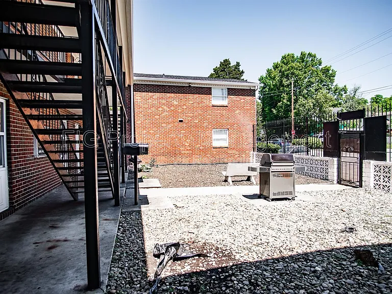 315 N Castle St #11 — Photo 11