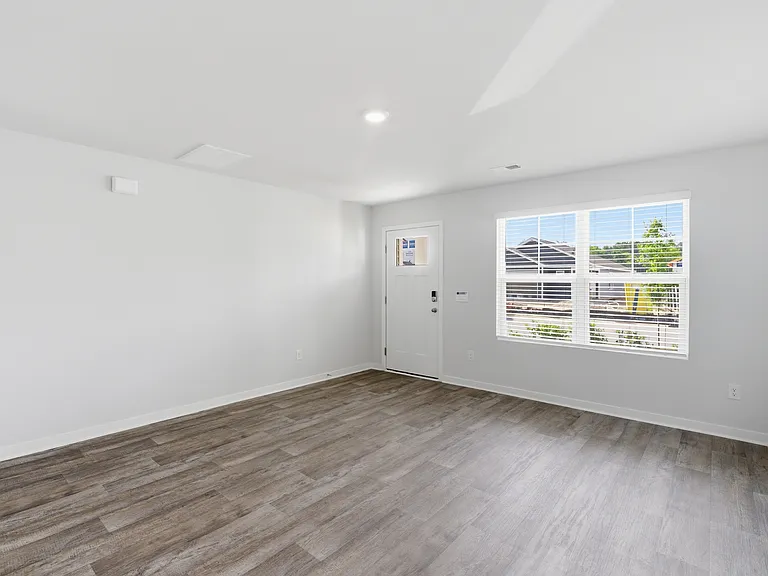 1241 Skystone Loop NE — Photo 4