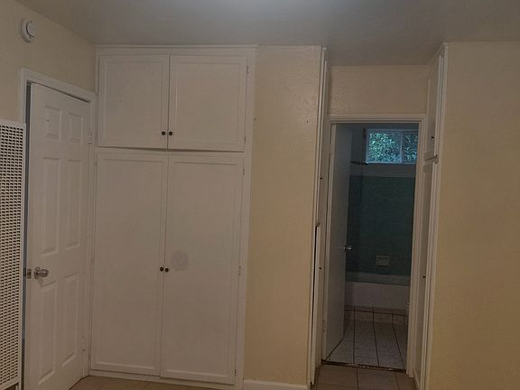 3rd image of 29 Pacific St #29