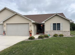 490 Ridgeway Ct #1, Brillion, WI 54110