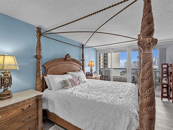 4th image of 1717 N Bayshore Dr #2356A