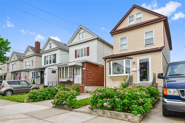 Sold by Trademarko Realty Inc | media 2