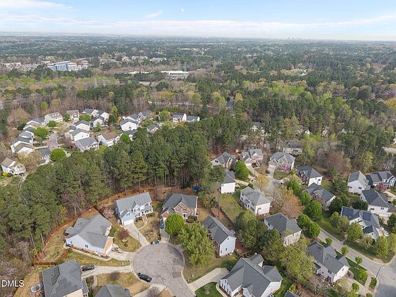 3rd image of 6 Upton Ct