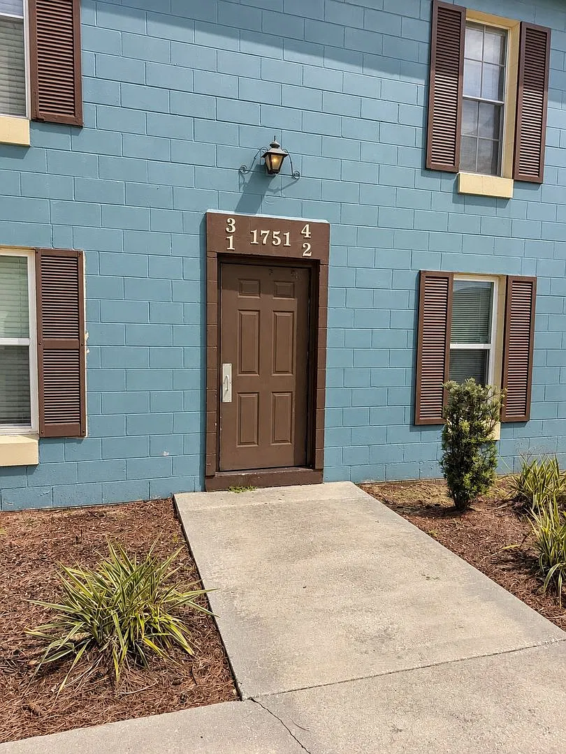 1 bed, 1.0 bath, 775 sqft, $999 — Photo 1