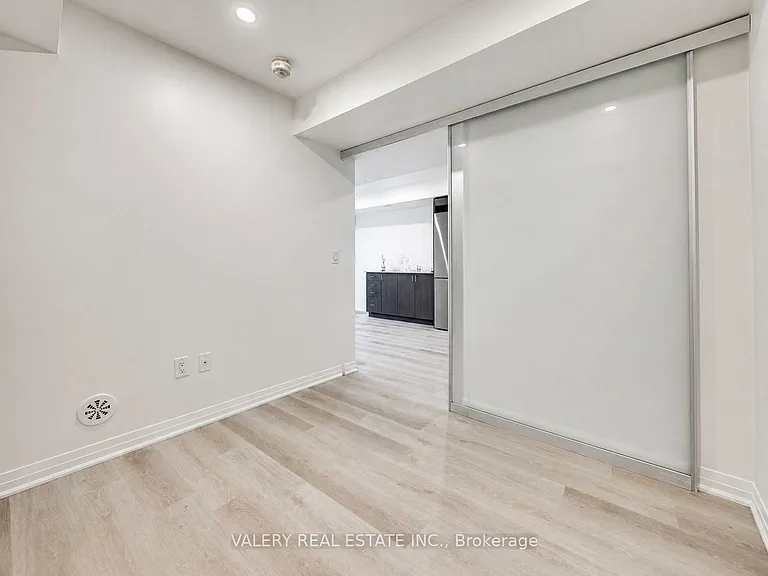 183 William Duncan Rd S #1 — Photo 11