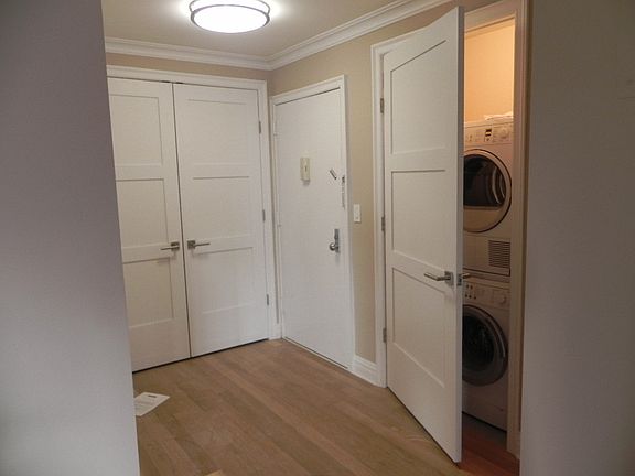 2nd image of 310 Greenwich St APT 15C