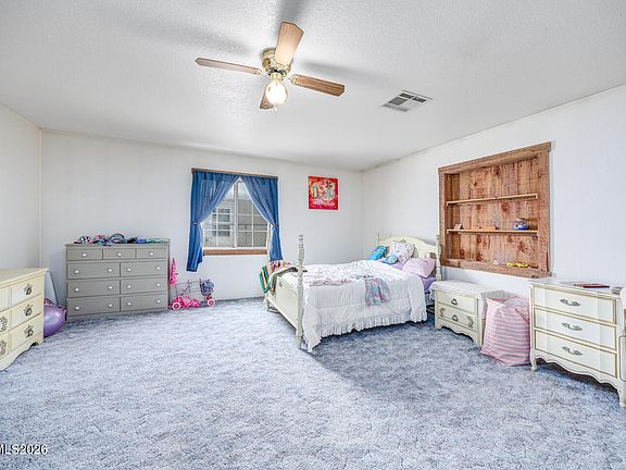 4th image of 4185 Saint Clair Rd