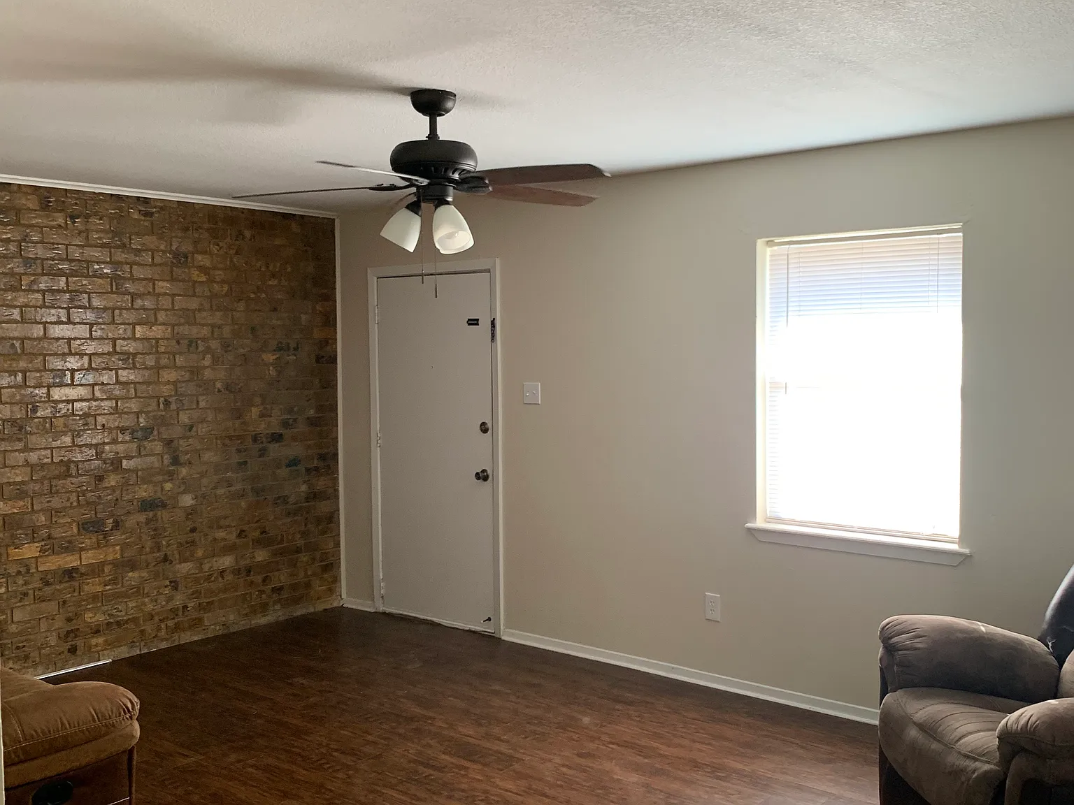 1506 N Spring St — Photo 3