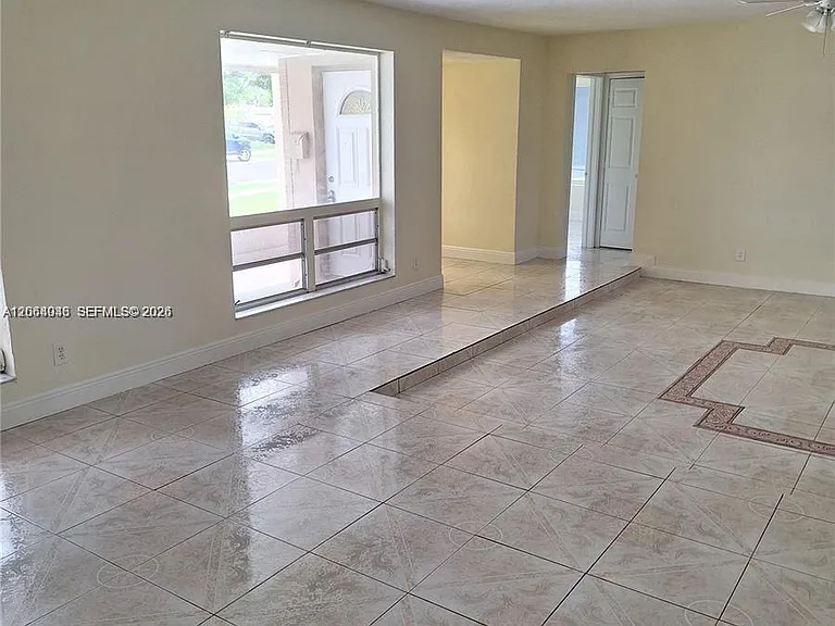 711 SW 64th Pkwy — Photo 3