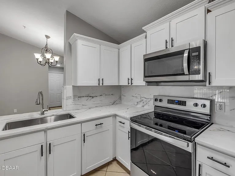 940 Village Trl #4-306 — Photo 17