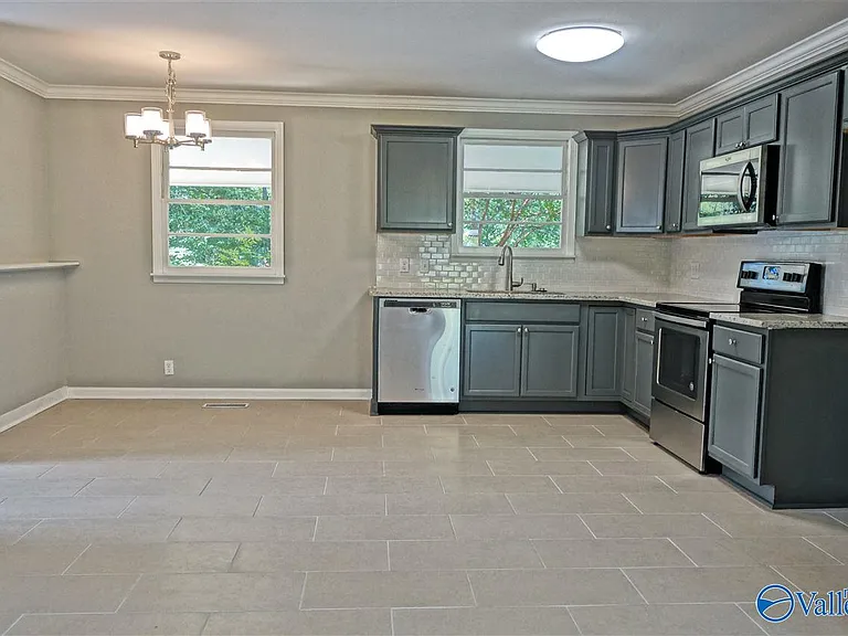 5300 Whitesburg Dr SW — Photo 5