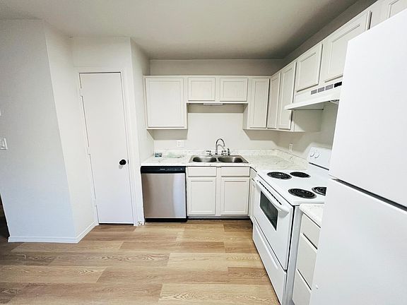 2nd image of 603 N Carlsbad St #503C