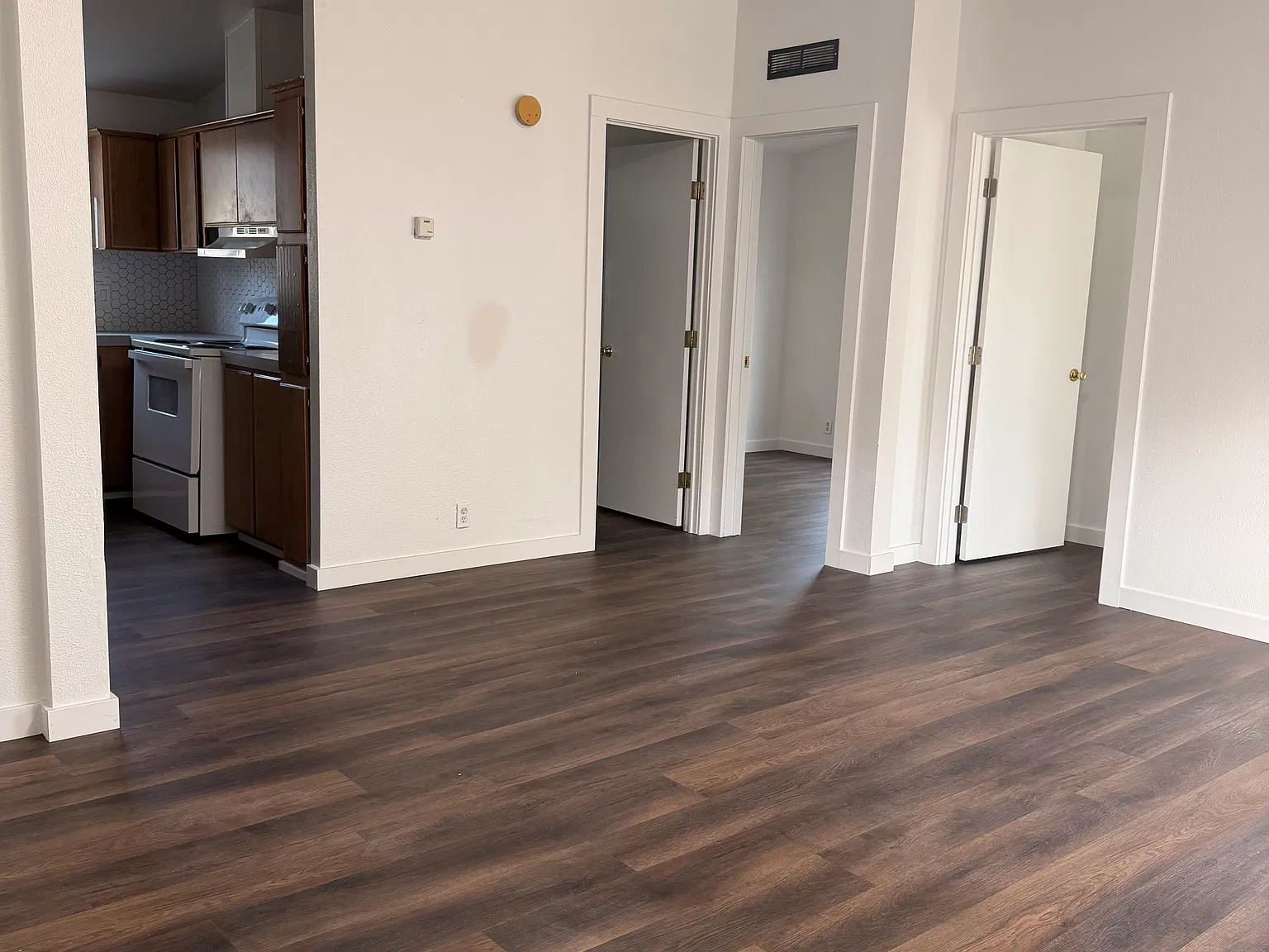3 bed, 1350 sqft, $1,950 — Photo 3