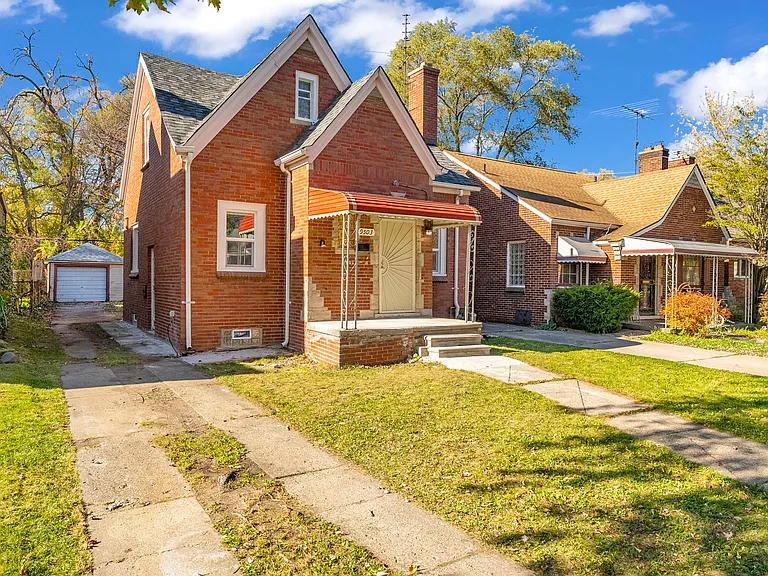 9503 Lakepointe St — Photo 4