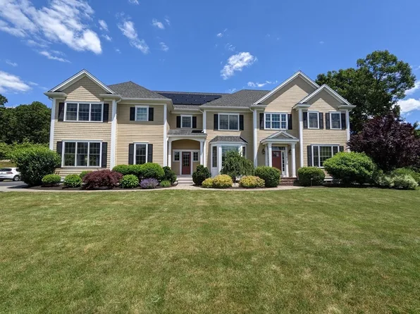 16 Essex St, Norfolk, MA 02056