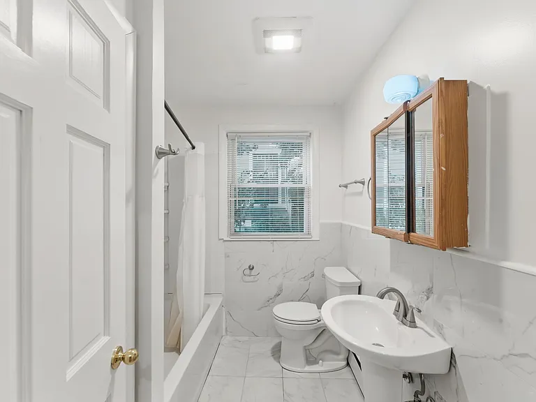 85 Parade St #1R — Photo 8