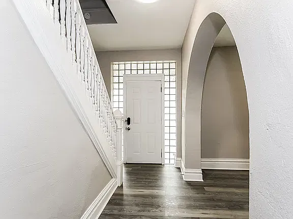 2 bed, 1500 sqft, $950 — Photo 1