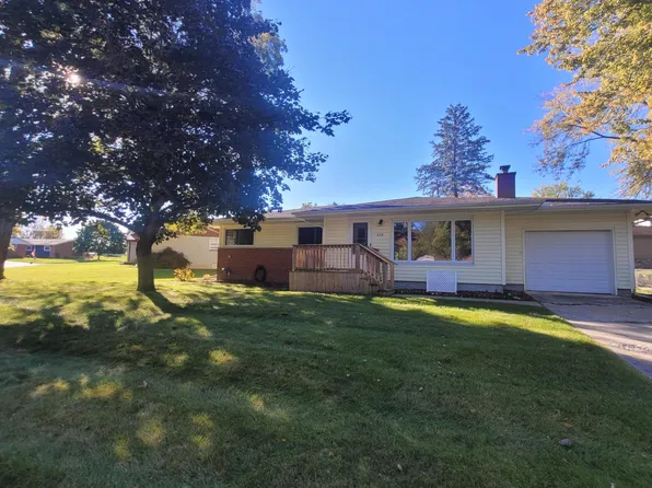 220 Sunset Dr, Clinton, MI 49236