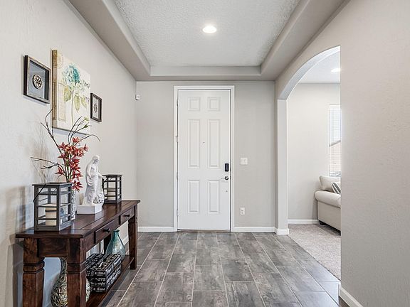 5th image of 3122 Tess Ct NE