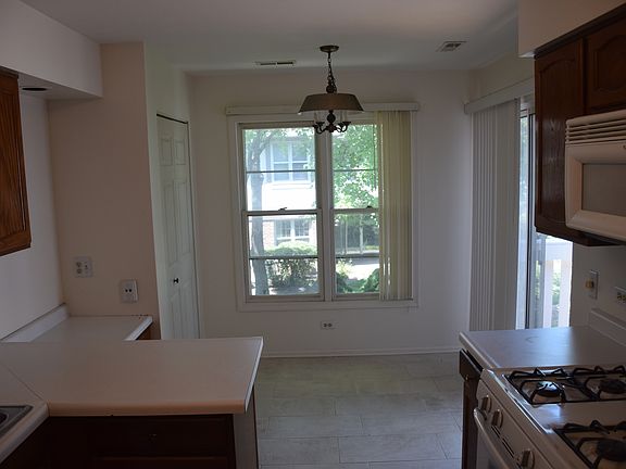 5th image of 232 Southwick Ct #232
