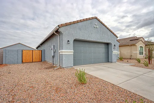 3 bed, 2.0 bath, 1553 sqft, $1,675 — Photo 2