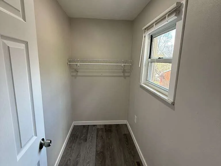 424 Collins Dr — Photo 12