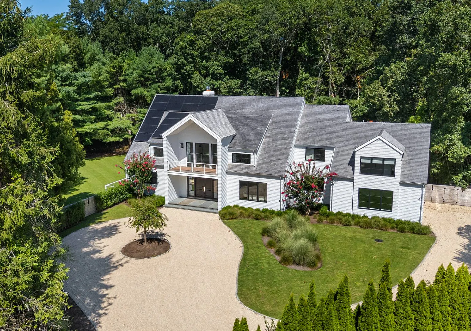 Summer Rental - East Hampton Retreat — Photo 1